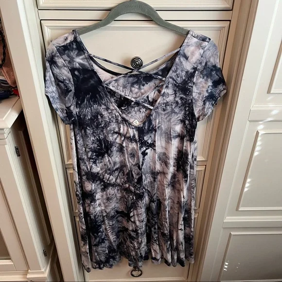 New without tags tie dye flowy dress - Picture 4 of 6